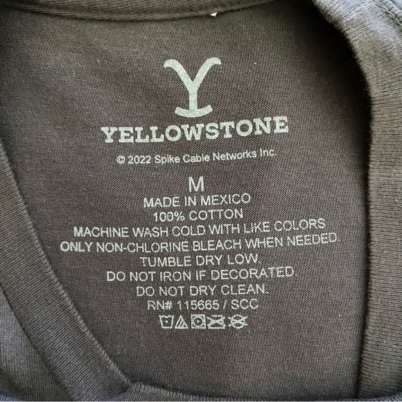 YELLOWSTONE Gray Graphic Tee "Protect the Family" Montana  cotton size Medium - Picture 4 of 4